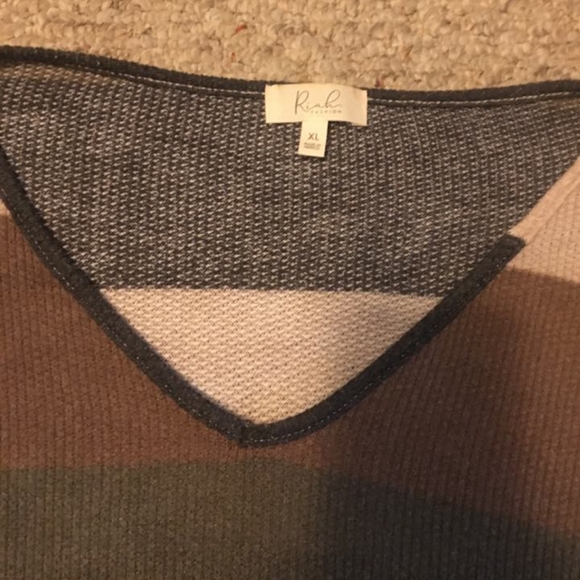 Riah Striped V-Neck Waffle Knit Fashion Sweater Woman's L/XL - Picture 3 of 4